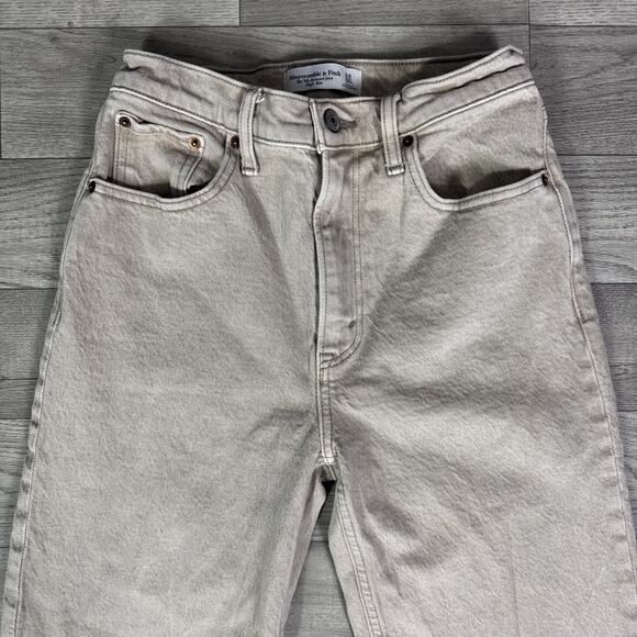 Abercrombie & Fitch Women's Cream Jeans - Picture 3 of 6
